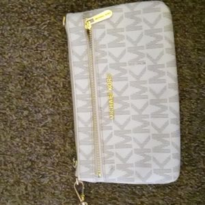 Michael kors hand purse